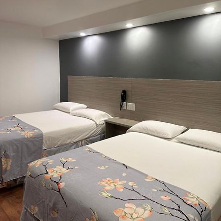 Motel Chez Nous Лавал Екстериор снимка